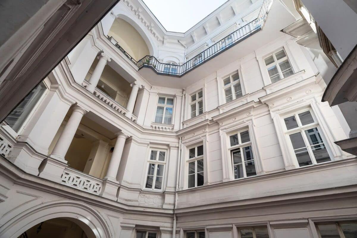New Spacious Apartment At Superb Location Budapest Exterior photo